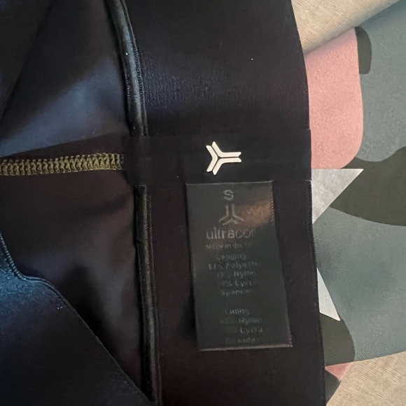 Ultracor camo print leggings size small - Picture 4 of 4